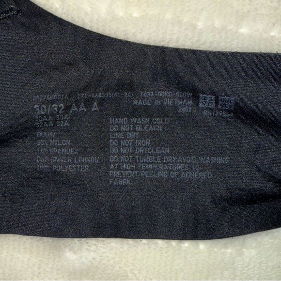 Uniqlo Seamless Black Women's Bra - Picture 3 of 3